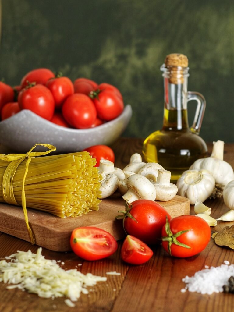 pasta, noodles, tomatoes-5872035.jpg